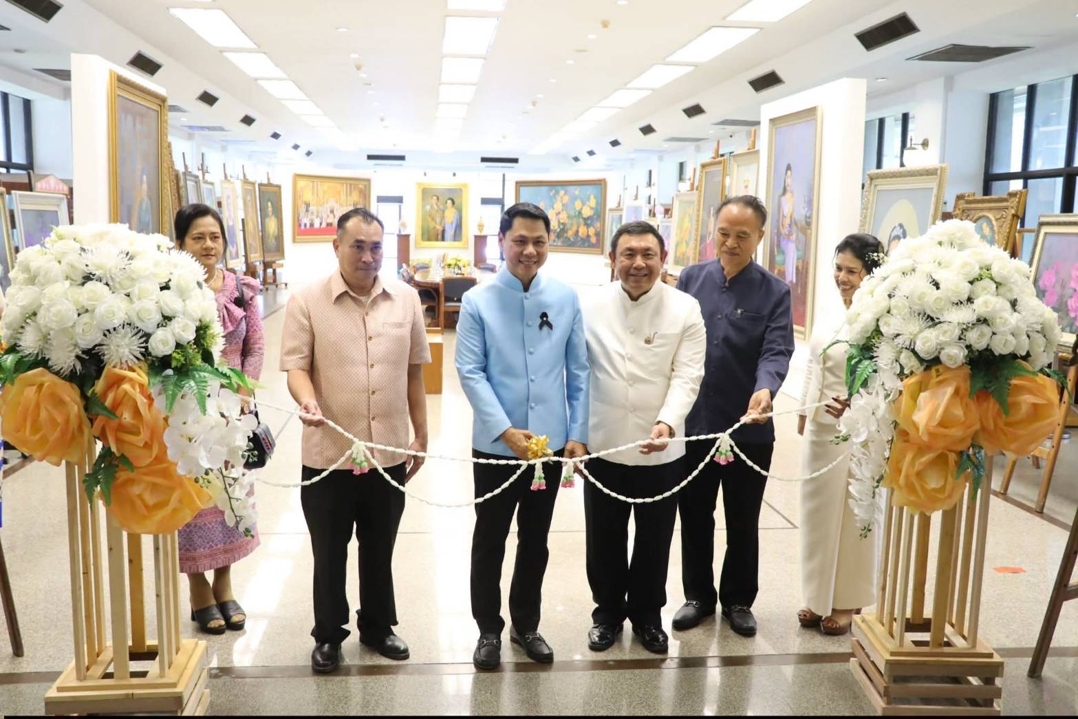 title - ศพส. จัดงาน “รักแห่งศิลป์ รักแห่งแผ่นดิน” เพื่อน้อมรำลึกในพระมหากรุณาธิคุณของสมเด็จพระนางเจ้าสิริกิติ์ พระบรมราชินีนาถ พระบรมราชชนนีพันปีหลวง ณ ศูนย์ส่งเสริมและพัฒนาอาชีพเสริมนอกภาคการเกษตร (ศูนย์ศิลปาชีพบางไทรฯ เดิม)